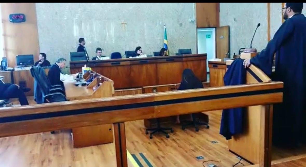 Dr. Marcos Avelino em sustentação no Tribunal do Júri